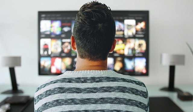 Televisori curvi, tutti i pro e i contro della proposta tech