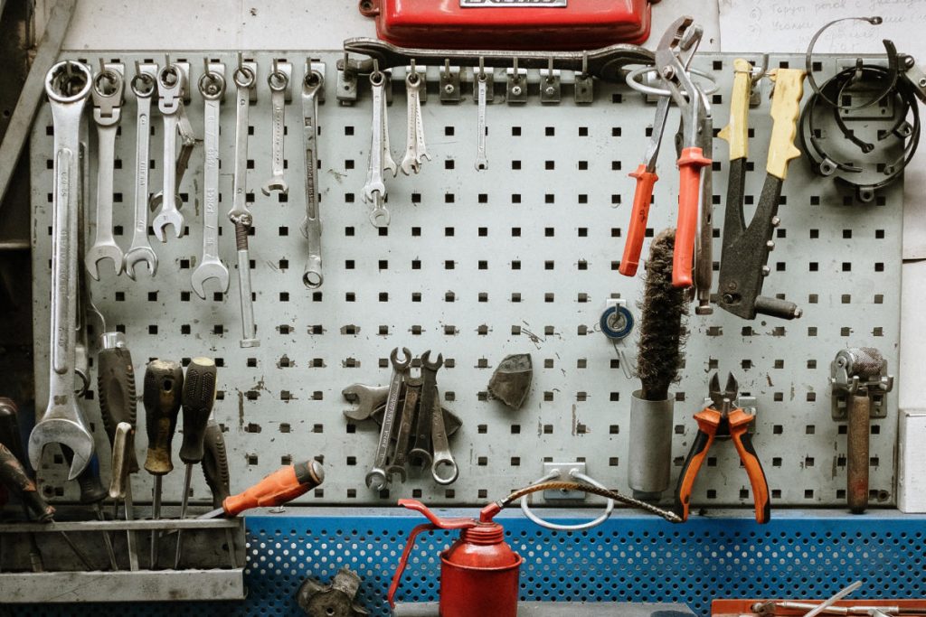 10 Accessori indispensabili per il banco da lavoro