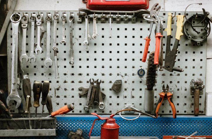 10 Accessori indispensabili per il banco da lavoro